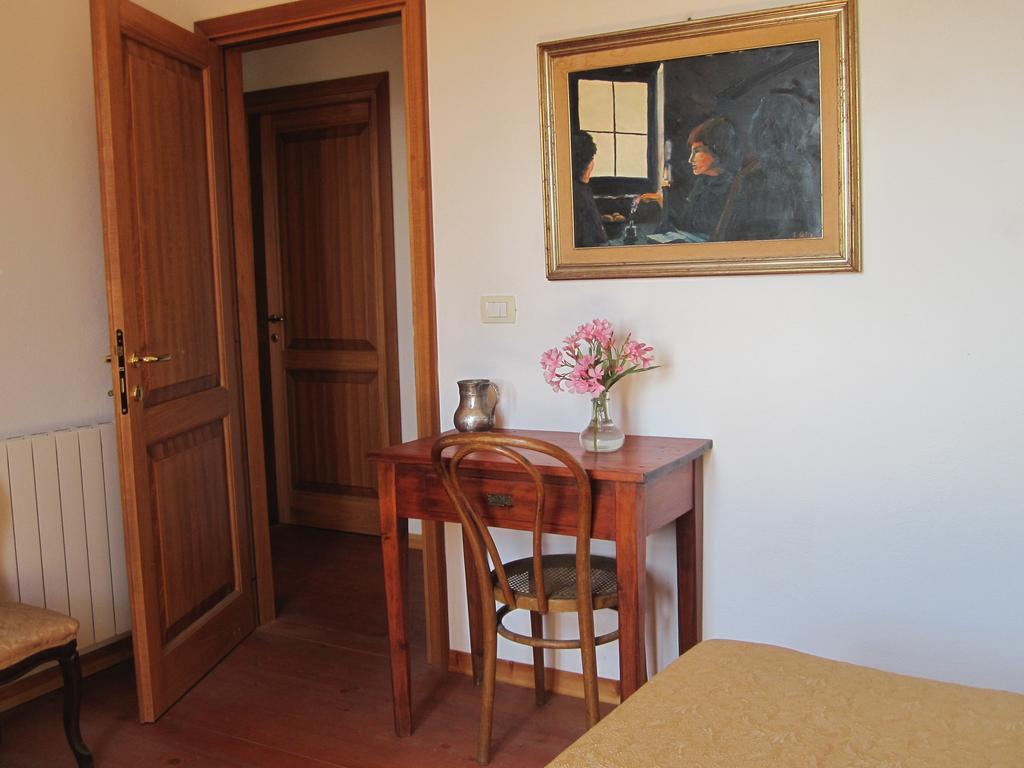 Campi Elisi B&B Сасари Стая снимка