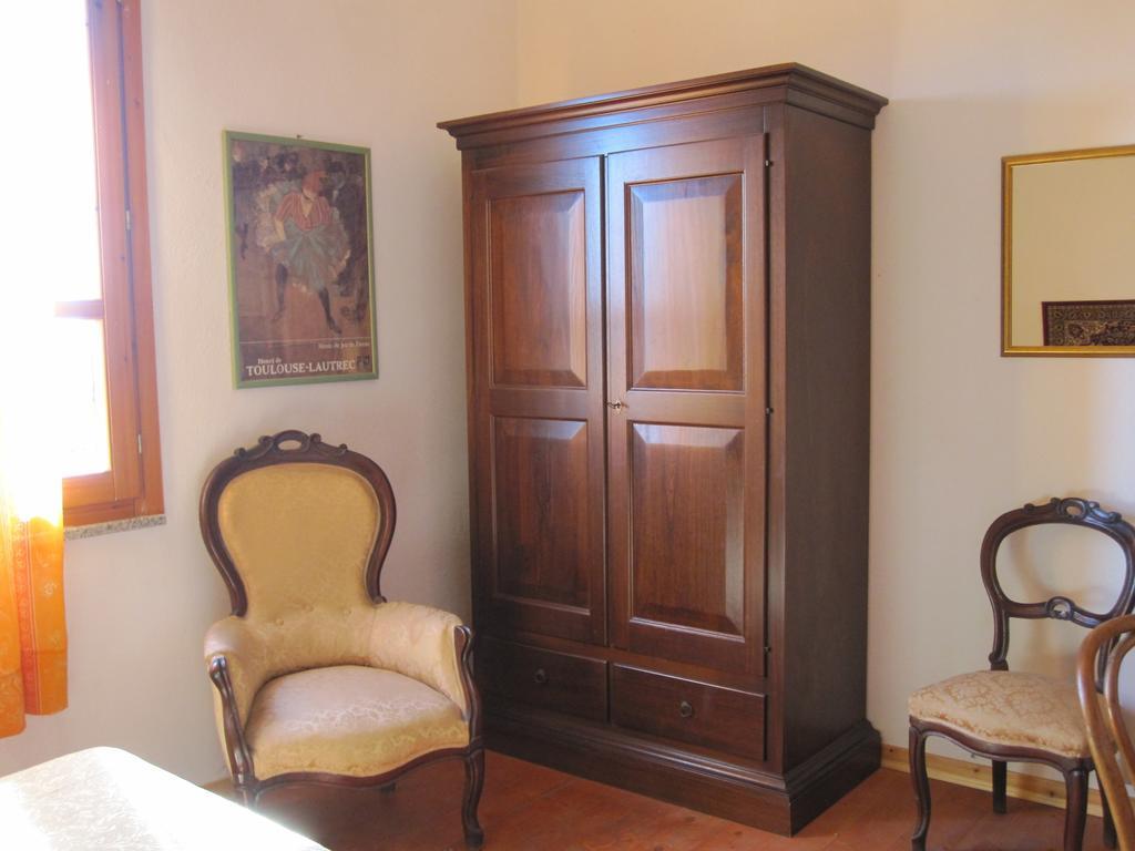 Campi Elisi B&B Сасари Стая снимка